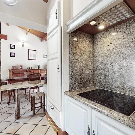 2 Bedroom Stunning In Sur Prázdninový dům