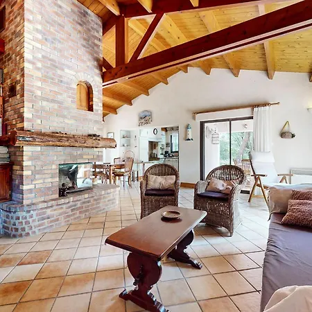 Prázdninový dům 2 Bedroom Stunning In Sur La Faute-sur-Mer