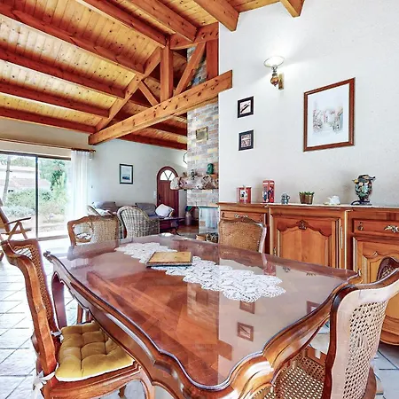 Prázdninový dům 2 Bedroom Stunning In Sur La Faute-sur-Mer