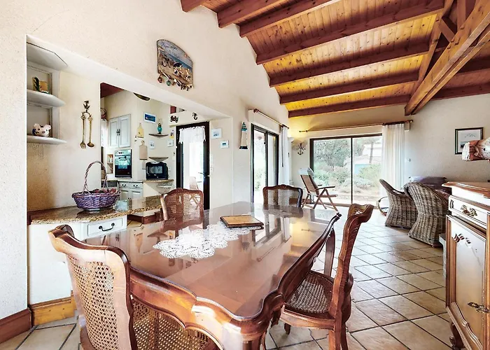 Awesome In Sur La Faute-sur-Mer