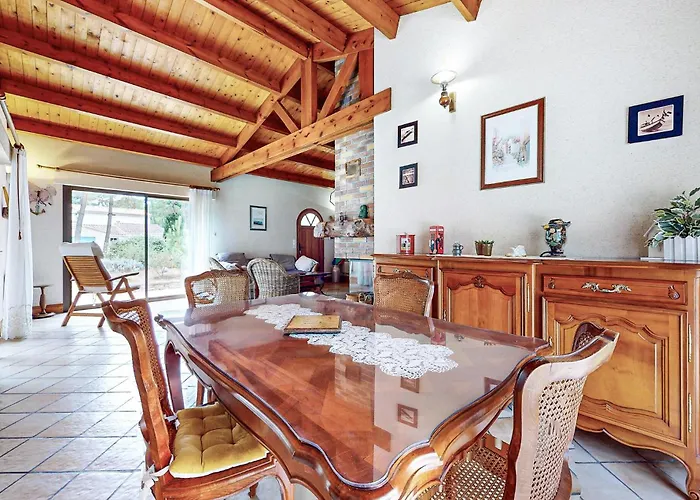 Casa vacanze Awesome In Sur La Faute-sur-Mer